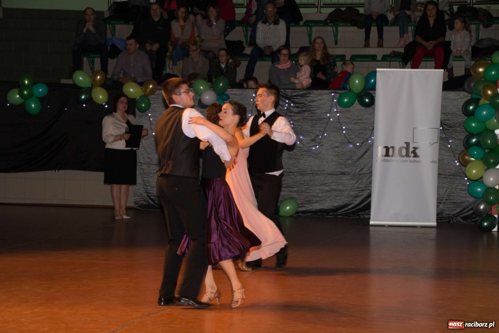 Zdjęcie w galerii na portalu naszraciborz.pl: XII Karnawałowa Rewia Tańca w Arenie Rafako wiadomości z regionu