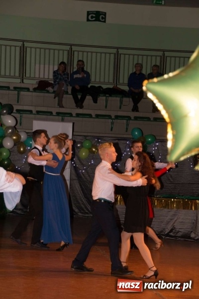 Zdjęcie w galerii na portalu naszraciborz.pl: XII Karnawałowa Rewia Tańca w Arenie Rafako wiadomości z regionu