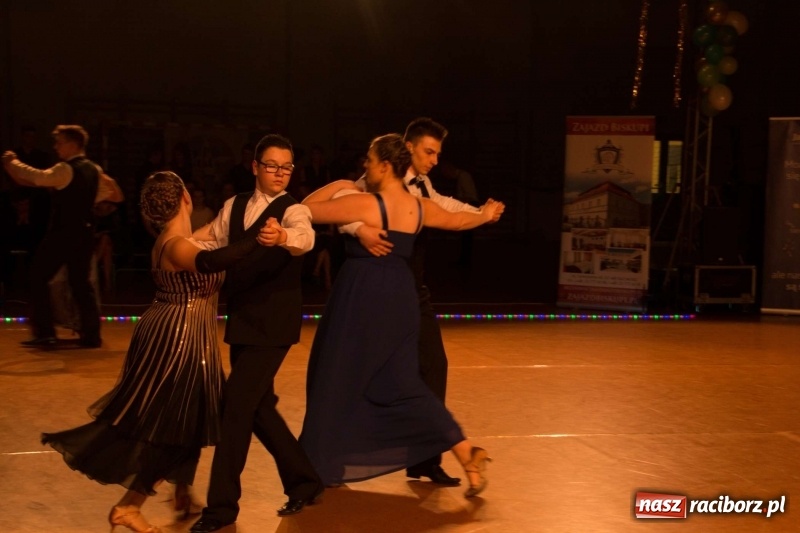 Zdjęcie w galerii na portalu naszraciborz.pl: XII Karnawałowa Rewia Tańca w Arenie Rafako wiadomości z regionu