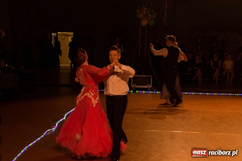 Zdjęcie w galerii na portalu naszraciborz.pl: XII Karnawałowa Rewia Tańca w Arenie Rafako wiadomości z regionu