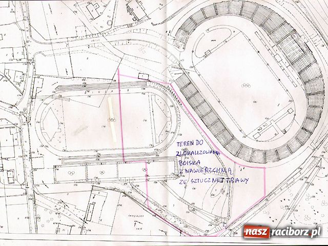 Zdjęcie w galerii na portalu naszraciborz.pl:  Murawy mają być dwie wiadomości z regionu