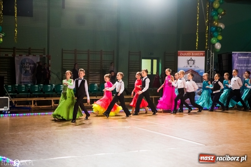 Zdjęcie w galerii na portalu naszraciborz.pl: Dziecięca Rewia Tańca w Arenie Rafako wiadomości z regionu