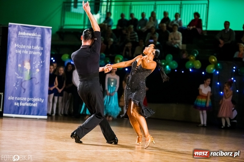 Zdjęcie w galerii na portalu naszraciborz.pl: Dziecięca Rewia Tańca w Arenie Rafako wiadomości z regionu