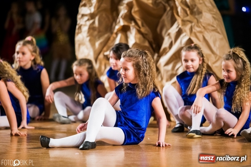 Zdjęcie w galerii na portalu naszraciborz.pl: Dziecięca Rewia Tańca w Arenie Rafako wiadomości z regionu
