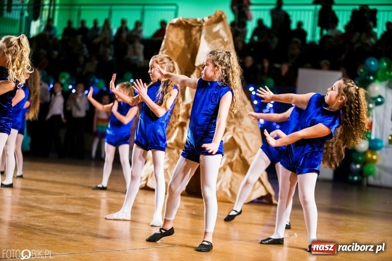 Zdjęcie w galerii na portalu naszraciborz.pl: Dziecięca Rewia Tańca w Arenie Rafako wiadomości z regionu