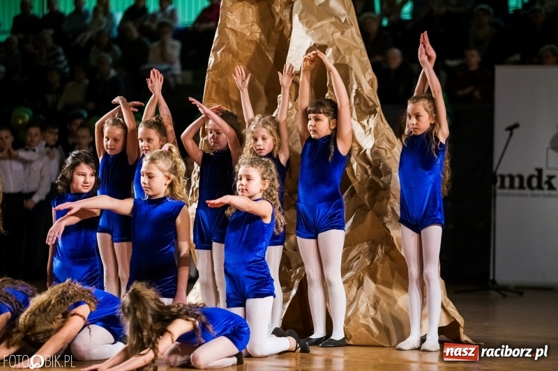 Zdjęcie w galerii na portalu naszraciborz.pl: Dziecięca Rewia Tańca w Arenie Rafako wiadomości z regionu