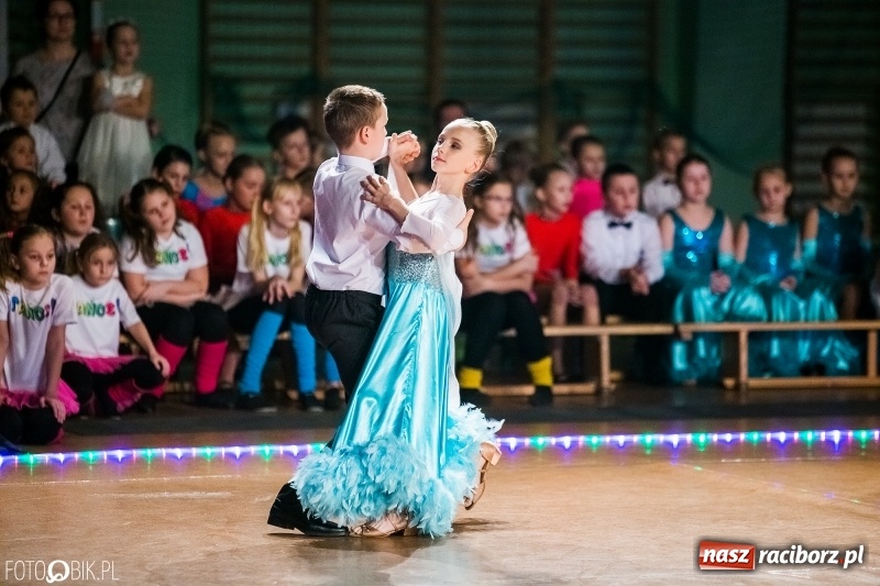 Zdjęcie w galerii na portalu naszraciborz.pl: Dziecięca Rewia Tańca w Arenie Rafako wiadomości z regionu
