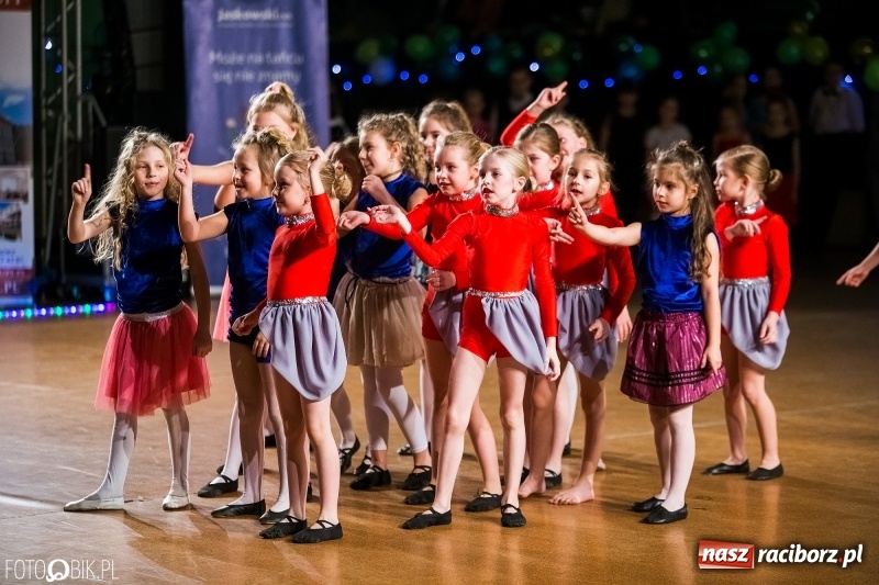 Zdjęcie w galerii na portalu naszraciborz.pl: Dziecięca Rewia Tańca w Arenie Rafako wiadomości z regionu