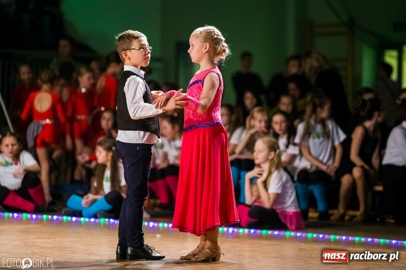 Zdjęcie w galerii na portalu naszraciborz.pl: Dziecięca Rewia Tańca w Arenie Rafako wiadomości z regionu