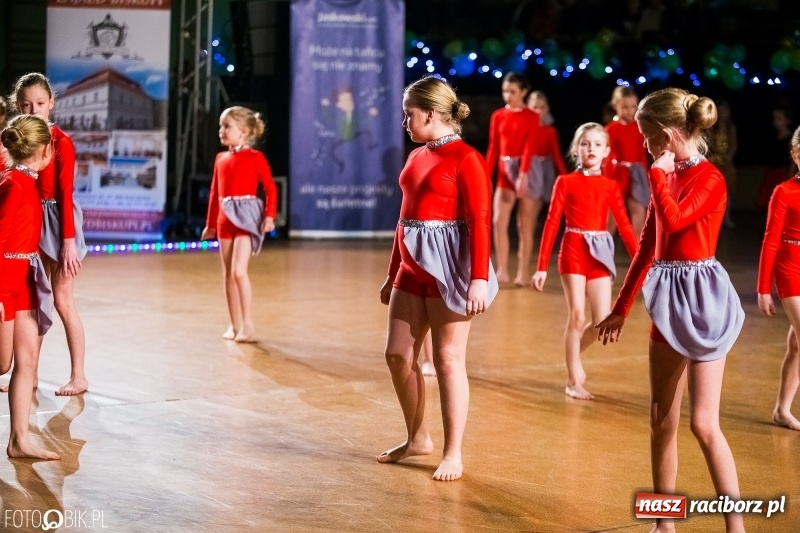 Zdjęcie w galerii na portalu naszraciborz.pl: Dziecięca Rewia Tańca w Arenie Rafako wiadomości z regionu