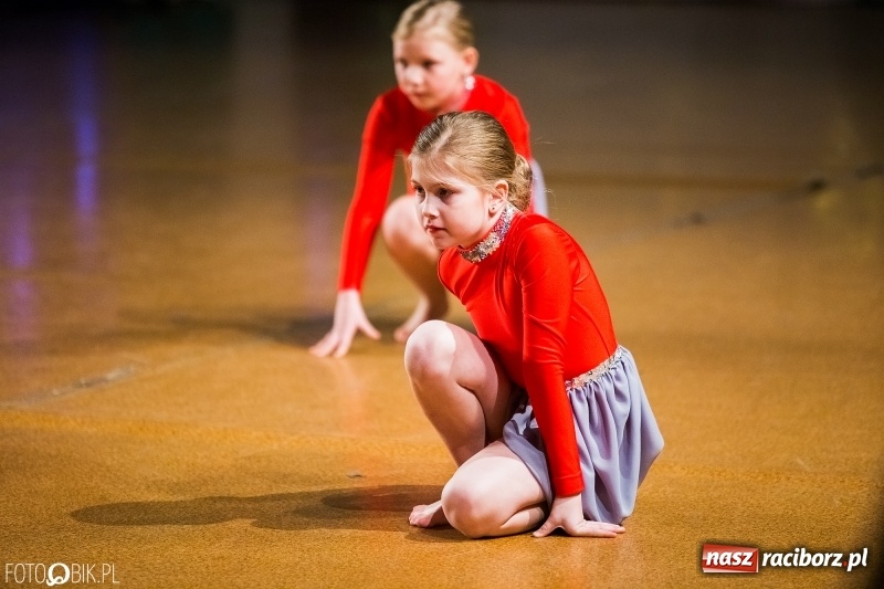 Zdjęcie w galerii na portalu naszraciborz.pl: Dziecięca Rewia Tańca w Arenie Rafako wiadomości z regionu