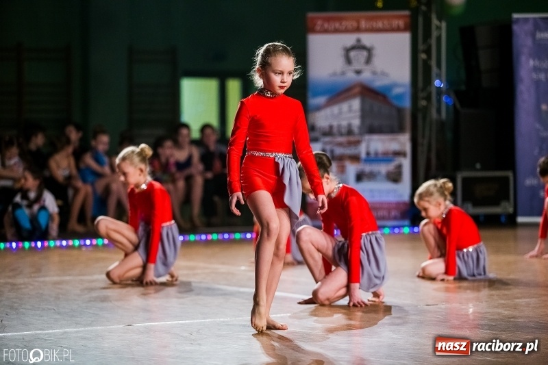 Zdjęcie w galerii na portalu naszraciborz.pl: Dziecięca Rewia Tańca w Arenie Rafako wiadomości z regionu