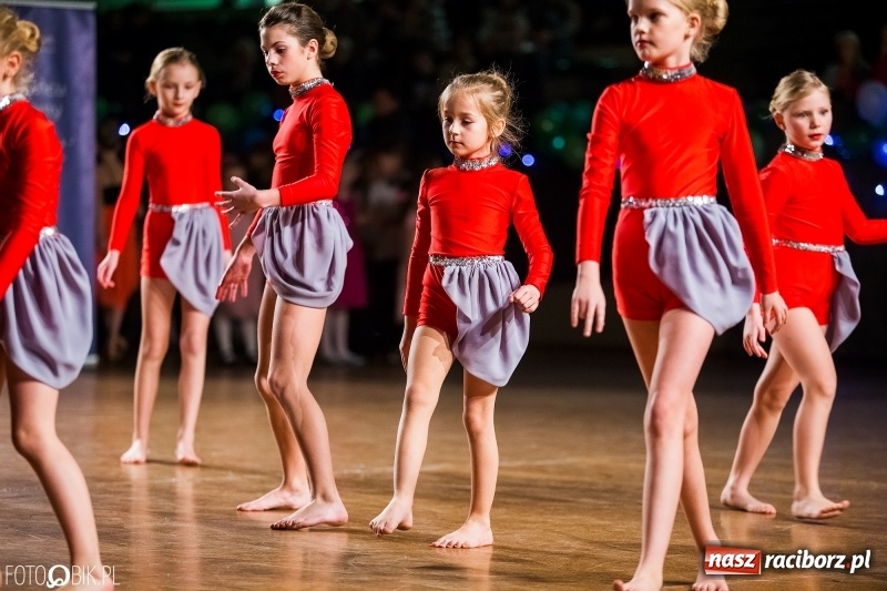 Zdjęcie w galerii na portalu naszraciborz.pl: Dziecięca Rewia Tańca w Arenie Rafako wiadomości z regionu