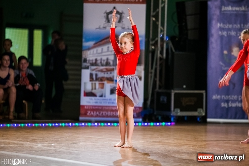 Zdjęcie w galerii na portalu naszraciborz.pl: Dziecięca Rewia Tańca w Arenie Rafako wiadomości z regionu