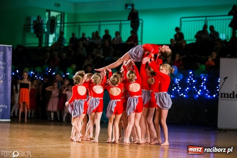 Zdjęcie w galerii na portalu naszraciborz.pl: Dziecięca Rewia Tańca w Arenie Rafako wiadomości z regionu