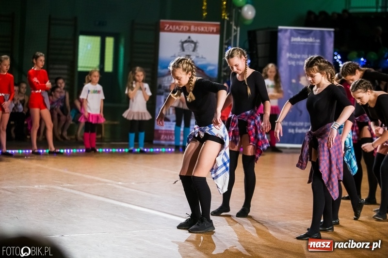 Zdjęcie w galerii na portalu naszraciborz.pl: Dziecięca Rewia Tańca w Arenie Rafako wiadomości z regionu