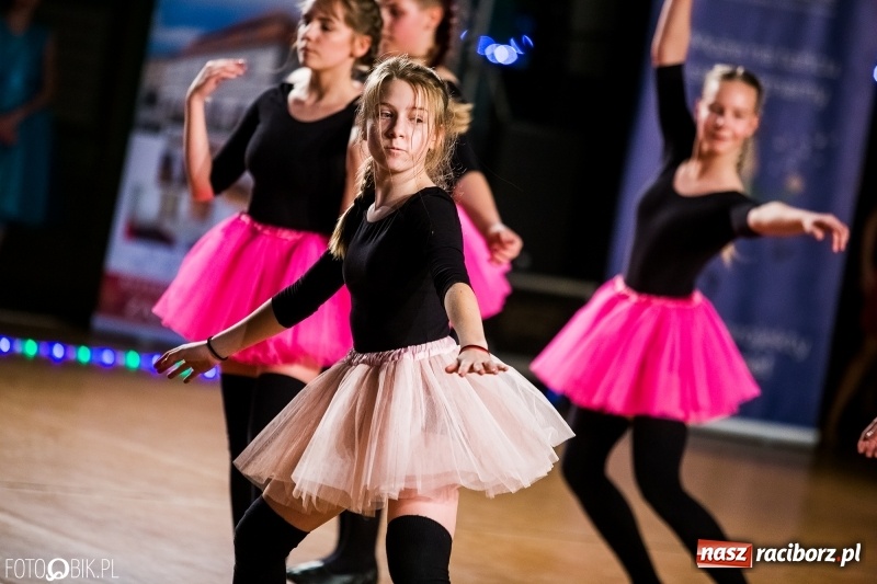 Zdjęcie w galerii na portalu naszraciborz.pl: Dziecięca Rewia Tańca w Arenie Rafako wiadomości z regionu
