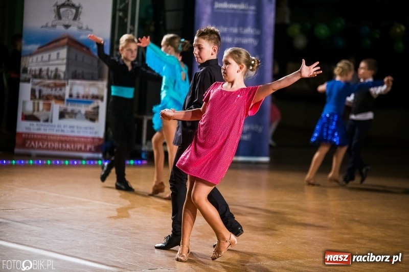 Zdjęcie w galerii na portalu naszraciborz.pl: Dziecięca Rewia Tańca w Arenie Rafako wiadomości z regionu