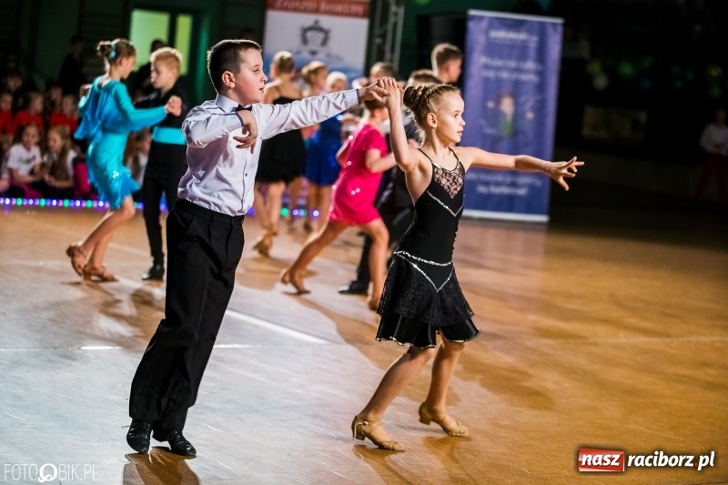 Zdjęcie w galerii na portalu naszraciborz.pl: Dziecięca Rewia Tańca w Arenie Rafako wiadomości z regionu