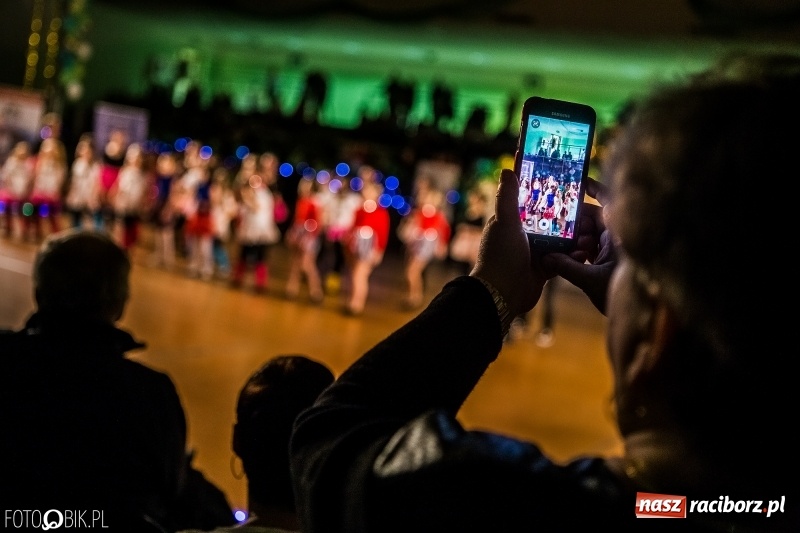 Zdjęcie w galerii na portalu naszraciborz.pl: Dziecięca Rewia Tańca w Arenie Rafako wiadomości z regionu
