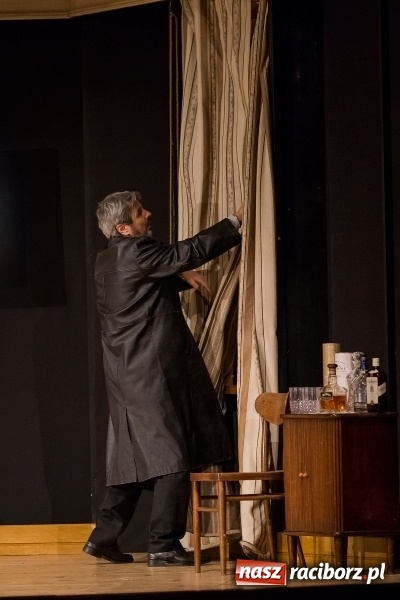 Zdjęcie w galerii na portalu naszraciborz.pl: Piotr Szwedes i Piotr Polk na scenie RCK w komedii Pół na Pół  wiadomości z regionu