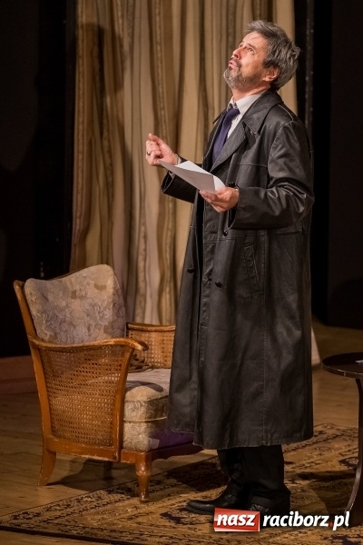 Zdjęcie w galerii na portalu naszraciborz.pl: Piotr Szwedes i Piotr Polk na scenie RCK w komedii Pół na Pół  wiadomości z regionu