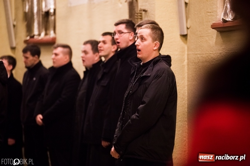 Zdjęcie w galerii na portalu naszraciborz.pl: Koncert kolęd w wykonaniu chóru kleryków WSD w Opolu wiadomości z regionu