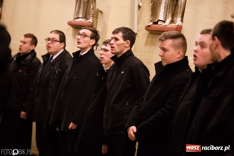 Zdjęcie w galerii na portalu naszraciborz.pl: Koncert kolęd w wykonaniu chóru kleryków WSD w Opolu wiadomości z regionu