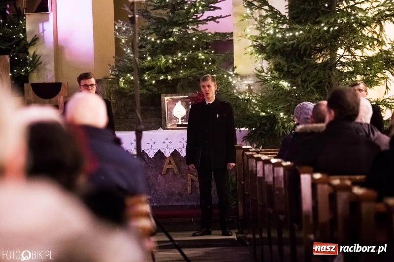 Zdjęcie w galerii na portalu naszraciborz.pl: Koncert kolęd w wykonaniu chóru kleryków WSD w Opolu wiadomości z regionu