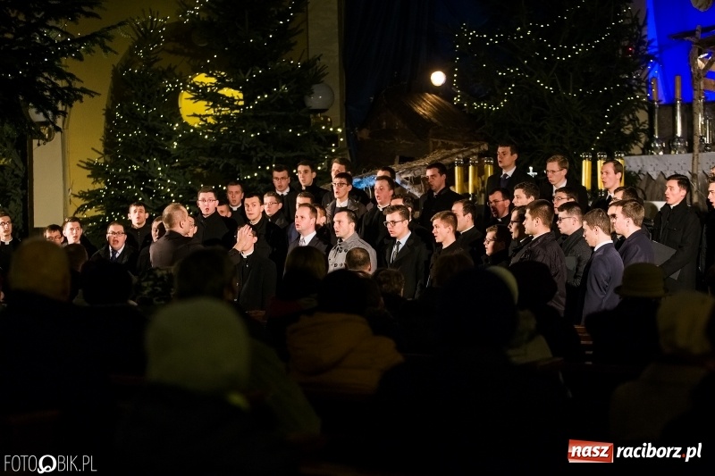 Zdjęcie w galerii na portalu naszraciborz.pl: Koncert kolęd w wykonaniu chóru kleryków WSD w Opolu wiadomości z regionu