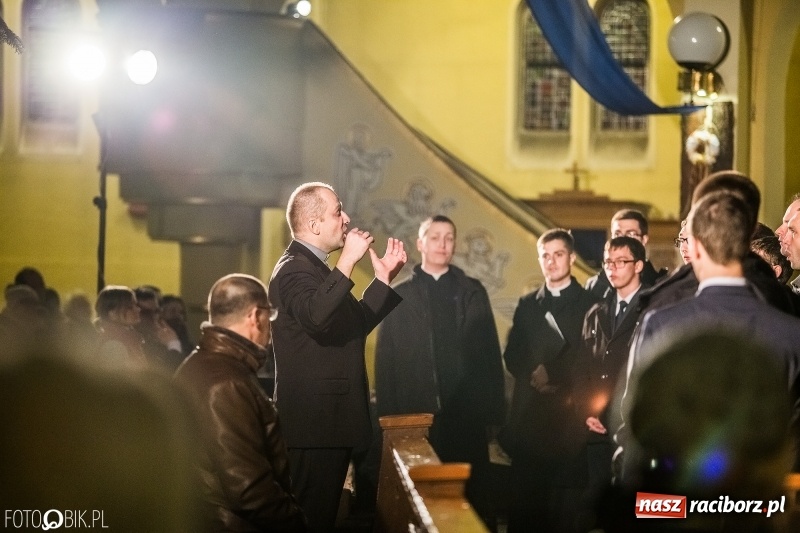 Zdjęcie w galerii na portalu naszraciborz.pl: Koncert kolęd w wykonaniu chóru kleryków WSD w Opolu wiadomości z regionu