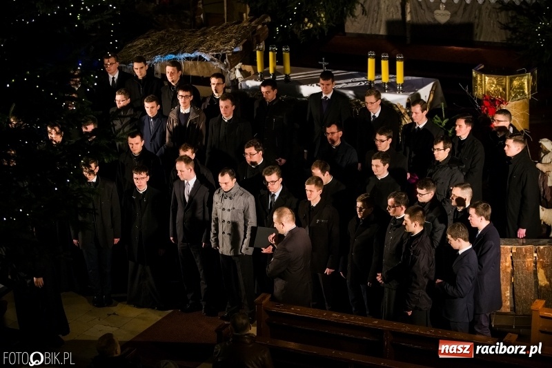 Zdjęcie w galerii na portalu naszraciborz.pl: Koncert kolęd w wykonaniu chóru kleryków WSD w Opolu wiadomości z regionu