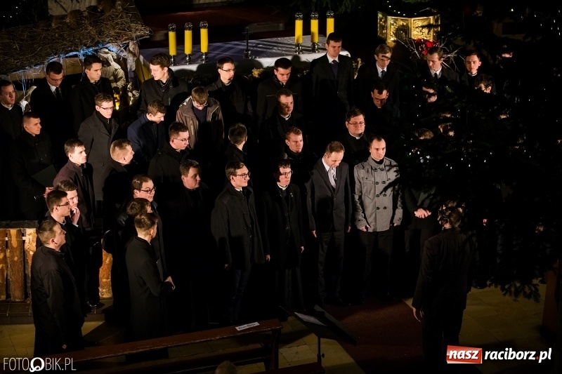 Zdjęcie w galerii na portalu naszraciborz.pl: Koncert kolęd w wykonaniu chóru kleryków WSD w Opolu wiadomości z regionu