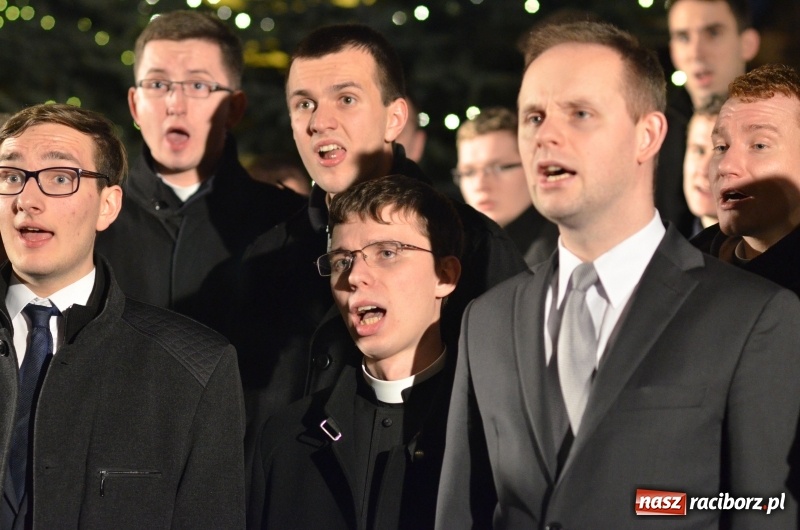 Zdjęcie w galerii na portalu naszraciborz.pl: Koncert kolęd w wykonaniu chóru kleryków WSD w Opolu wiadomości z regionu