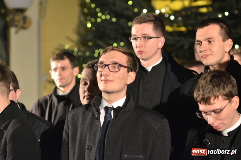 Zdjęcie w galerii na portalu naszraciborz.pl: Koncert kolęd w wykonaniu chóru kleryków WSD w Opolu wiadomości z regionu