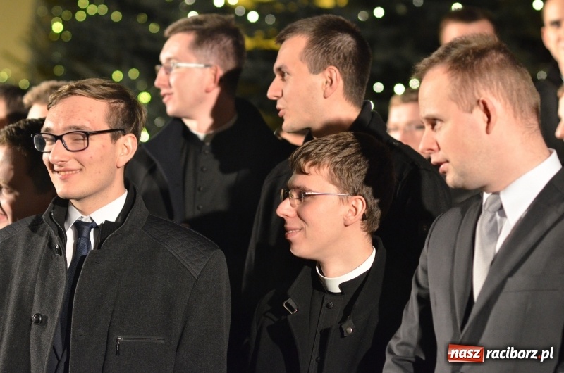 Zdjęcie w galerii na portalu naszraciborz.pl: Koncert kolęd w wykonaniu chóru kleryków WSD w Opolu wiadomości z regionu
