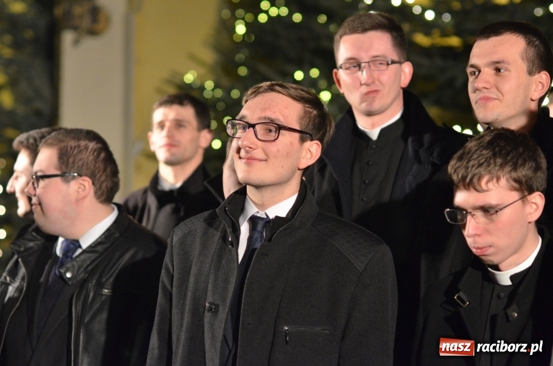 Zdjęcie w galerii na portalu naszraciborz.pl: Koncert kolęd w wykonaniu chóru kleryków WSD w Opolu wiadomości z regionu