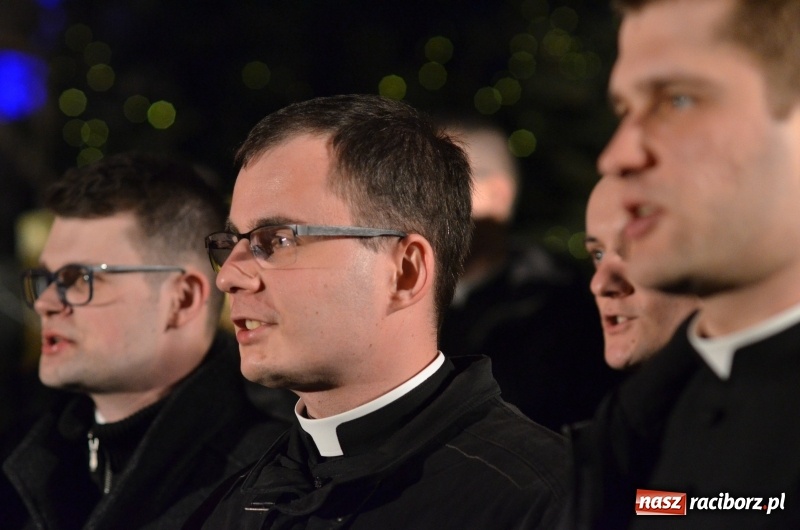 Zdjęcie w galerii na portalu naszraciborz.pl: Koncert kolęd w wykonaniu chóru kleryków WSD w Opolu wiadomości z regionu