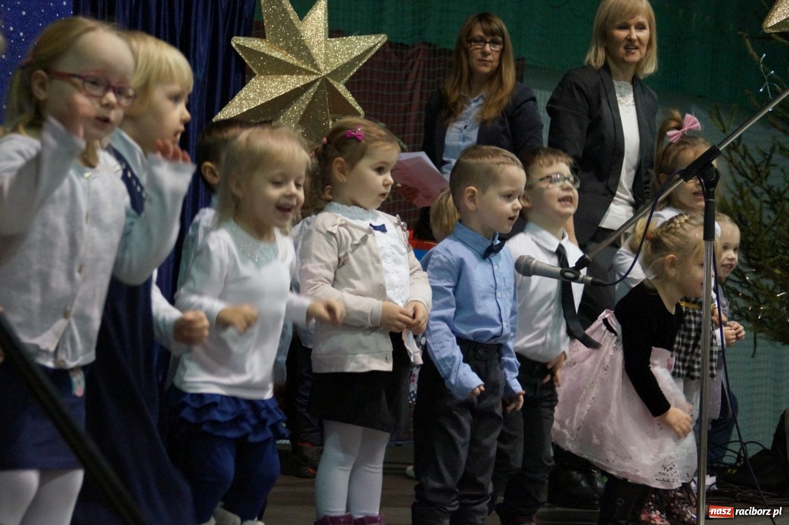 Zdjęcie w galerii na portalu naszraciborz.pl: Dzień Babci i Dziadka w Nędzy z pompą. Bogaty program dla dziadków wiadomości z regionu