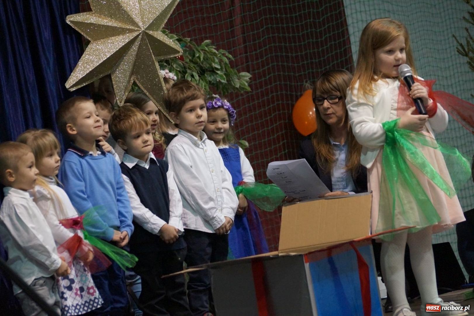 Zdjęcie w galerii na portalu naszraciborz.pl: Dzień Babci i Dziadka w Nędzy z pompą. Bogaty program dla dziadków wiadomości z regionu