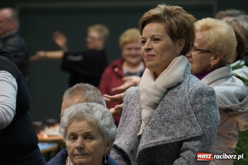 Zdjęcie w galerii na portalu naszraciborz.pl: Dzień Babci i Dziadka w Nędzy z pompą. Bogaty program dla dziadków wiadomości z regionu