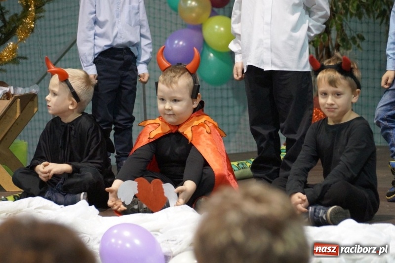 Zdjęcie w galerii na portalu naszraciborz.pl: Dzień Babci i Dziadka w Nędzy z pompą. Bogaty program dla dziadków wiadomości z regionu