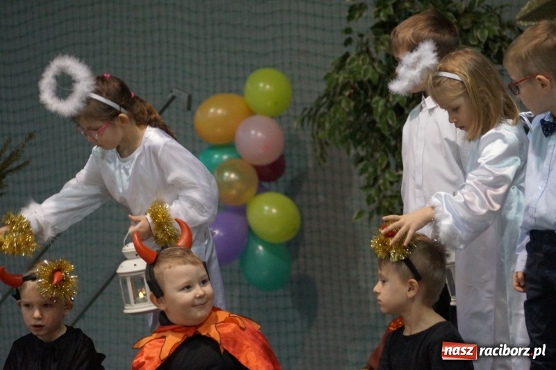 Zdjęcie w galerii na portalu naszraciborz.pl: Dzień Babci i Dziadka w Nędzy z pompą. Bogaty program dla dziadków wiadomości z regionu