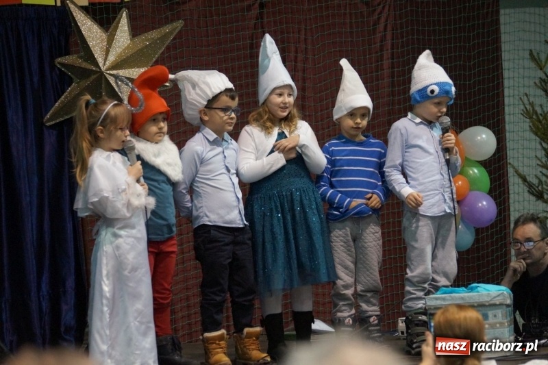 Zdjęcie w galerii na portalu naszraciborz.pl: Dzień Babci i Dziadka w Nędzy z pompą. Bogaty program dla dziadków wiadomości z regionu