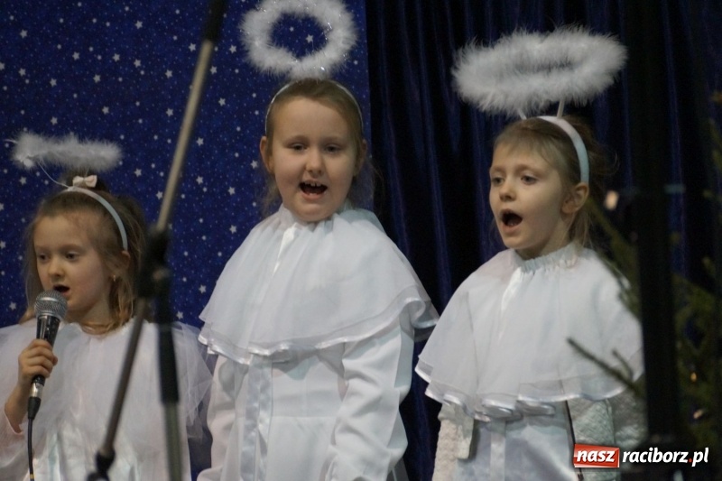 Zdjęcie w galerii na portalu naszraciborz.pl: Dzień Babci i Dziadka w Nędzy z pompą. Bogaty program dla dziadków wiadomości z regionu