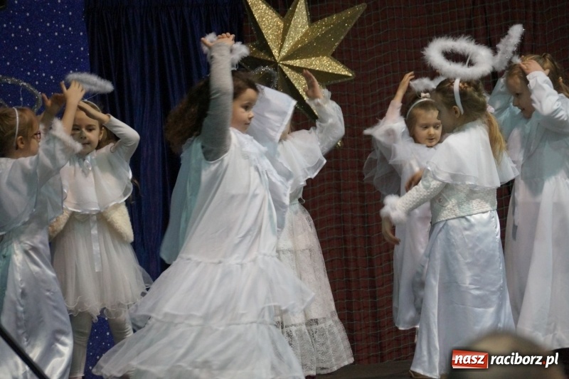 Zdjęcie w galerii na portalu naszraciborz.pl: Dzień Babci i Dziadka w Nędzy z pompą. Bogaty program dla dziadków wiadomości z regionu