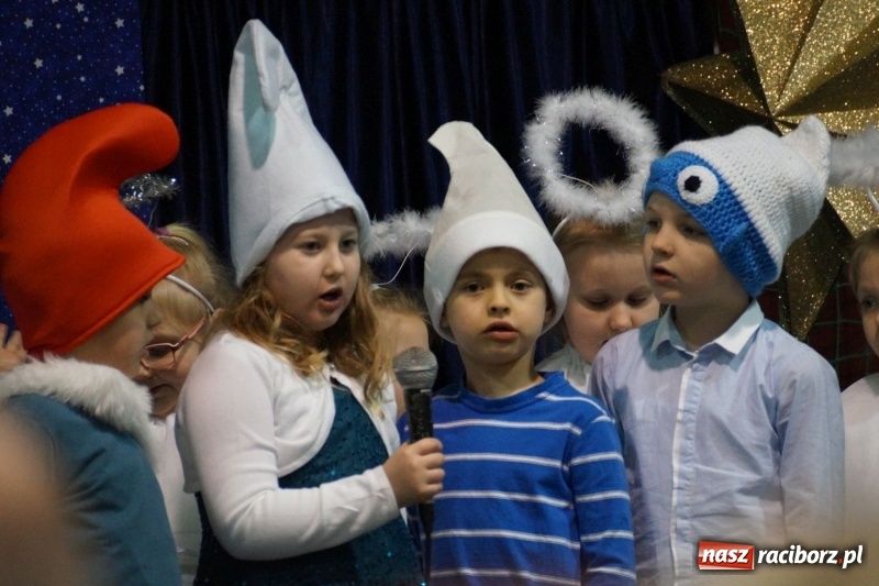 Zdjęcie w galerii na portalu naszraciborz.pl: Dzień Babci i Dziadka w Nędzy z pompą. Bogaty program dla dziadków wiadomości z regionu