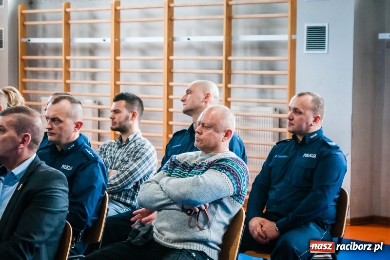 Zdjęcie w galerii na portalu naszraciborz.pl: Raciborscy policjanci podsumowali rok 2017. Komendant z Kuźni żegna się z kolegami wiadomości z regionu