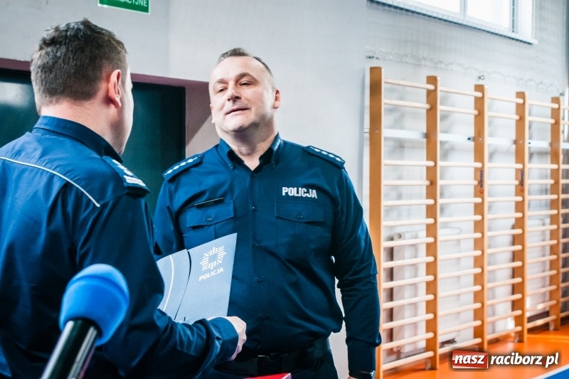 Zdjęcie w galerii na portalu naszraciborz.pl: Raciborscy policjanci podsumowali rok 2017. Komendant z Kuźni żegna się z kolegami wiadomości z regionu