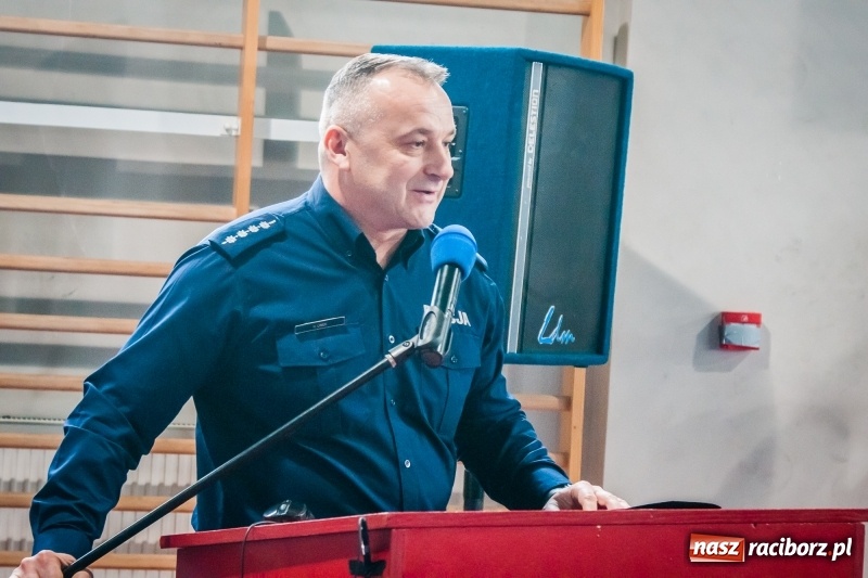 Zdjęcie w galerii na portalu naszraciborz.pl: Raciborscy policjanci podsumowali rok 2017. Komendant z Kuźni żegna się z kolegami wiadomości z regionu